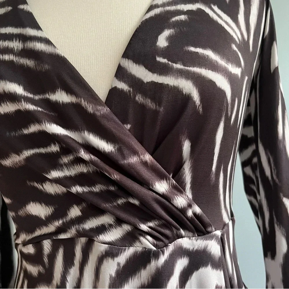Zara NWT Zebra Animal Print Long Sleeve V-Neckline Stretch Dress Size Medium - Picture 8 of 15